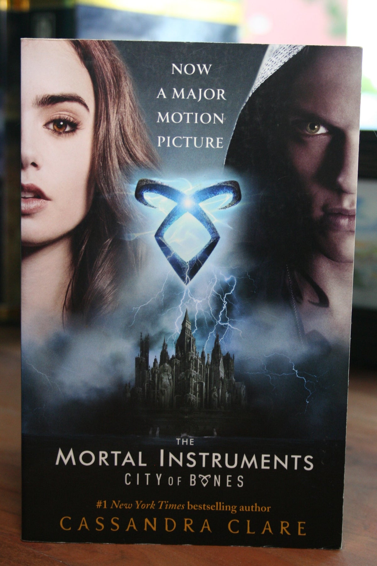 City of Bones (The Mortal Instruments, #1)