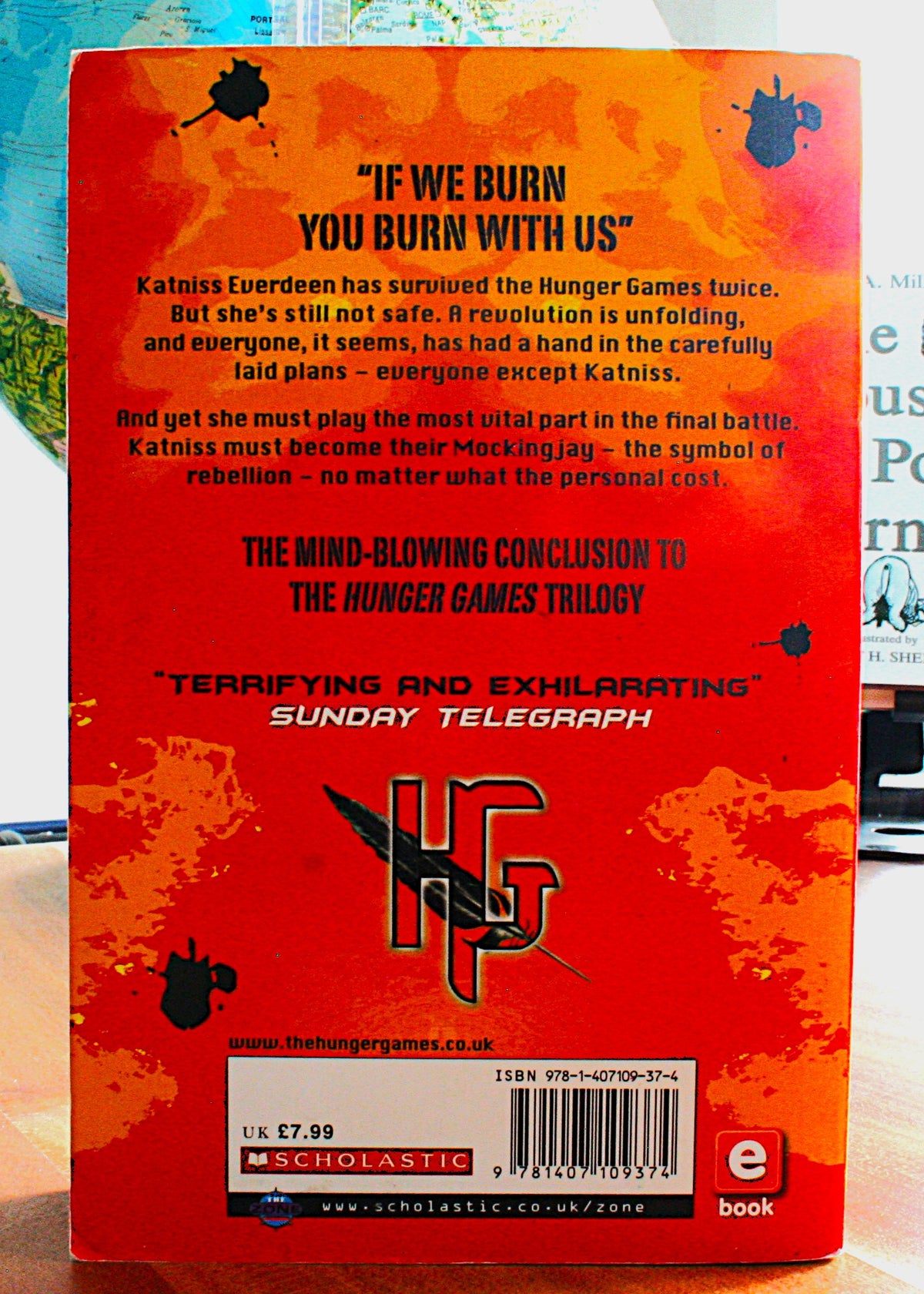 Mockingjay (The Hunger Games, #3)